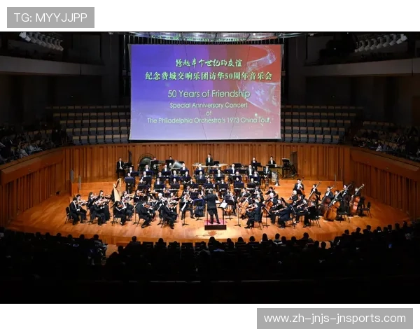 霓虹与呐喊交响曲:中超夜战的荷尔蒙经济学 霓虹与呐喊交响曲:中超夜战的荷尔蒙经济学